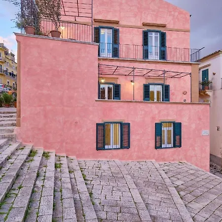 Raffo, Mit Aussicht In Ibla